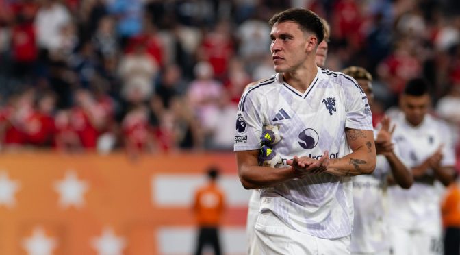 Manuel Ugarte Cedera Lutut saat Bela Uruguay, Diprediksi Absen Lama